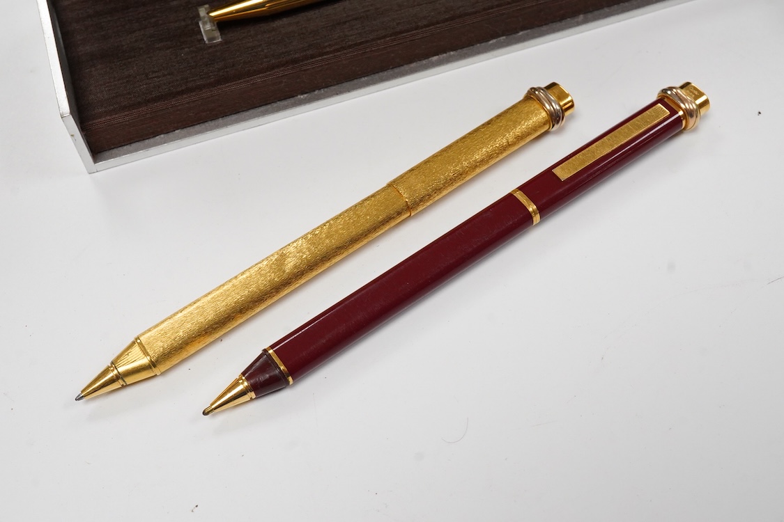 A mixed lot of mainly Parker fountain pens plus a Conway Stewart - mixed condition